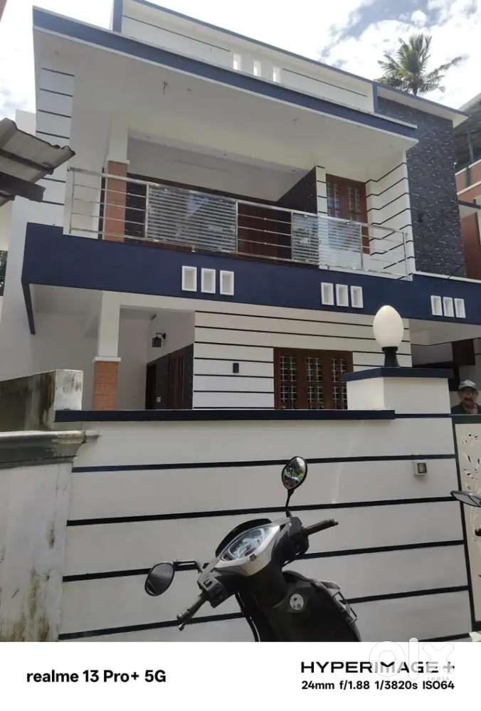 HOUSE FOR SALE NEAR NALANCHIRA,MANNANTHALA RESIDENCY