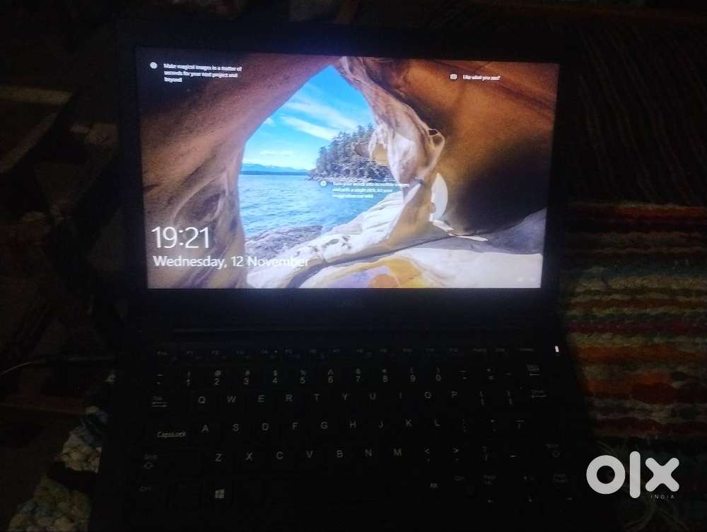 Dell laptop i5. 7th generation latitude 7290 8gb ram 256 gb SSD