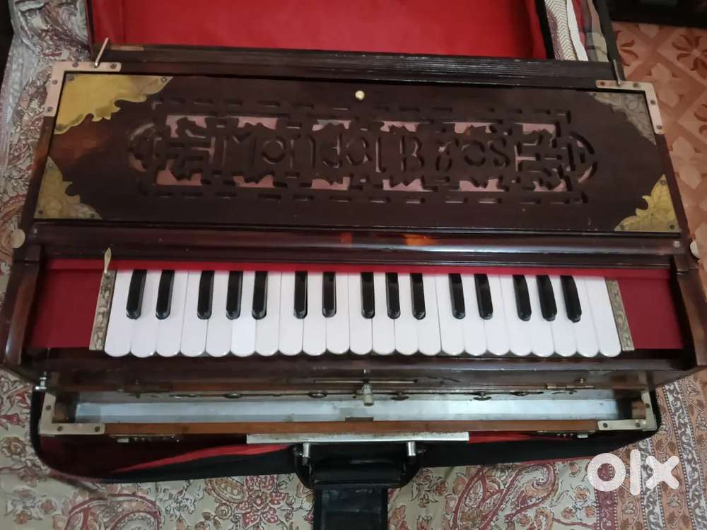 Scale Changer Harmonium
