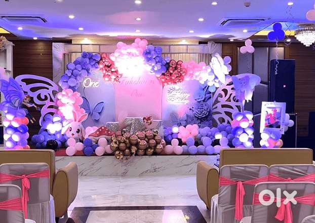 Casual Waiter (Fresher) - Room and Food Available