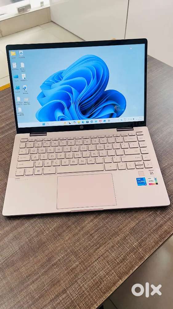 HP Pavilion Touchscreen Intel Core i5 12th Generation with 16/512gb