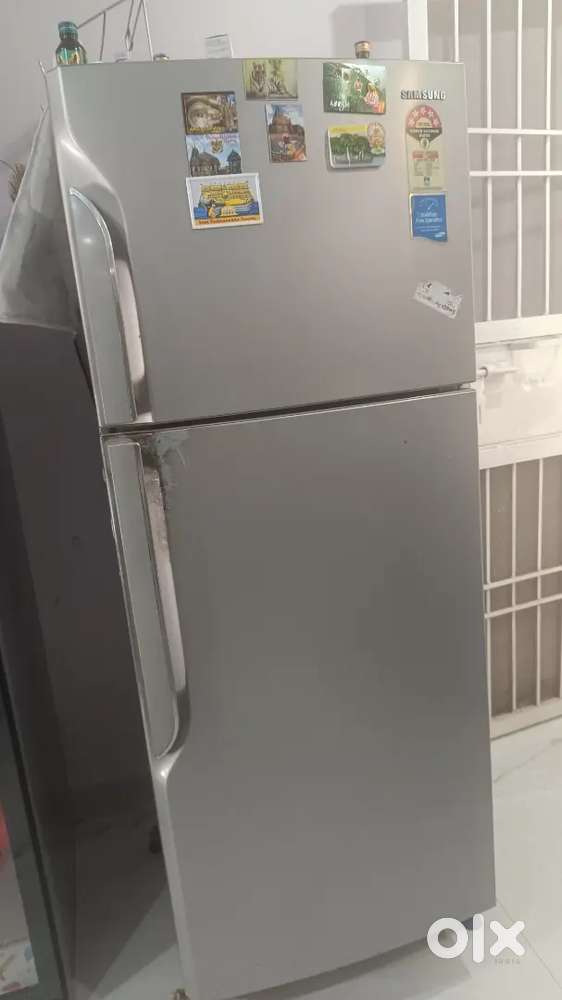 Selling double door fridge