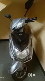 Komaki XGT x5 electric 3 wheeler scooter.