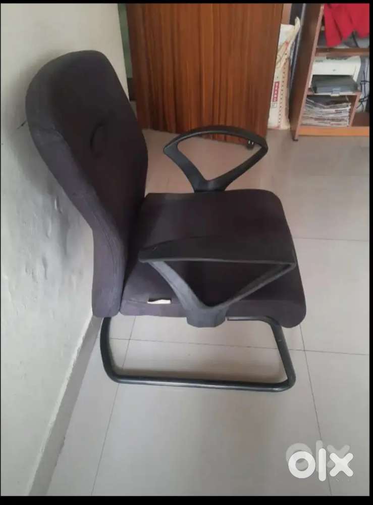 Godrej interio chair ×5