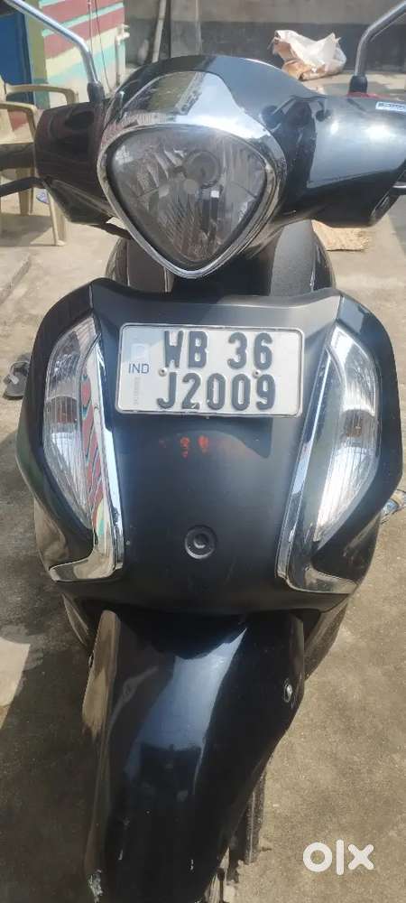 Fascino..black scooty