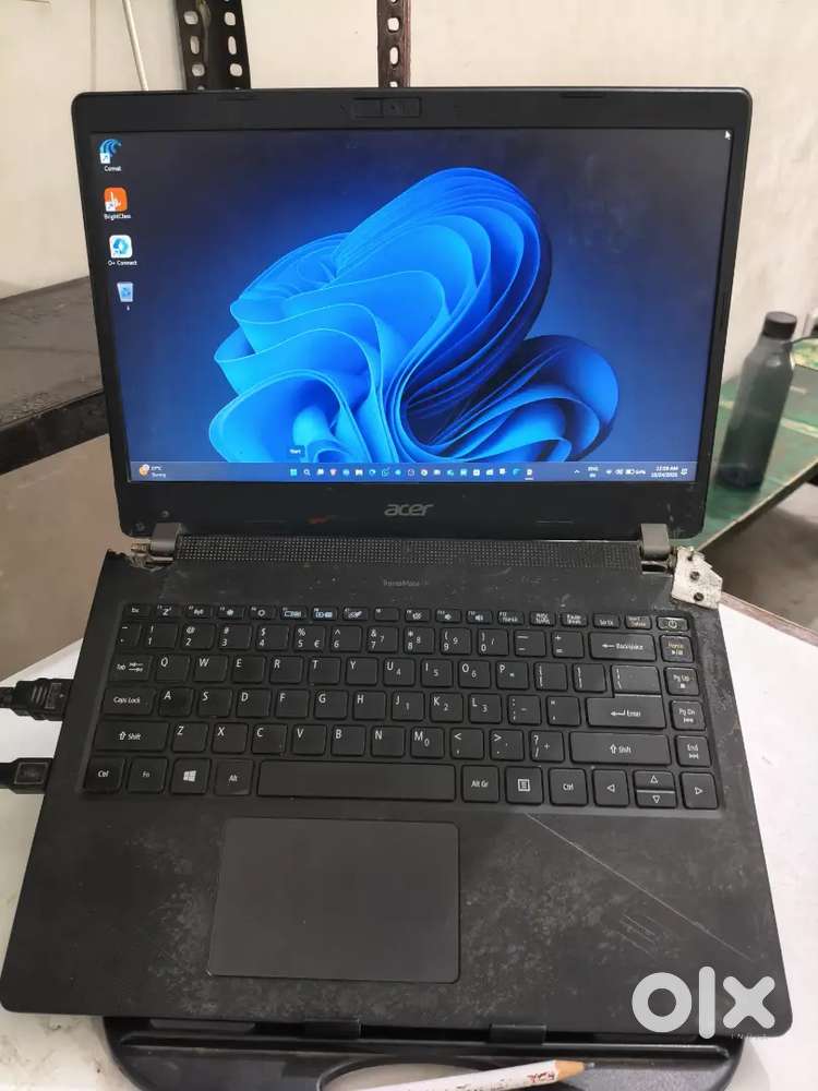 Acer i3 11th generation 16gb ram 256 ssd only body damage h thodi si