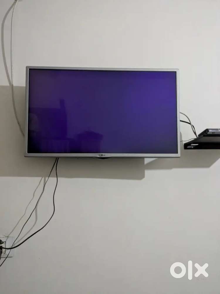 LG 32-Inch LED TV in Good Condition - FOR SALE