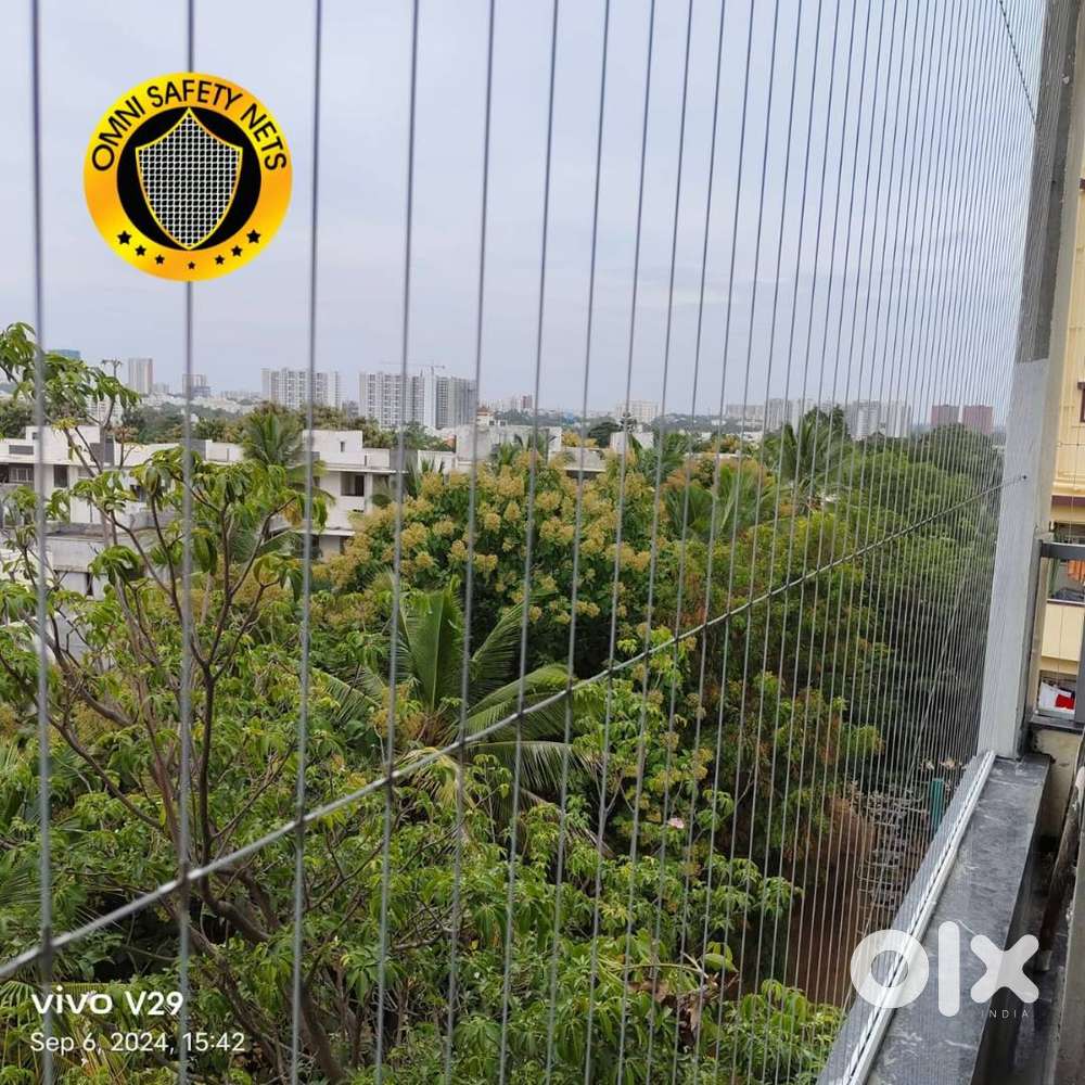 pleated mosqutio mesh & aluminum also invisible grill techician