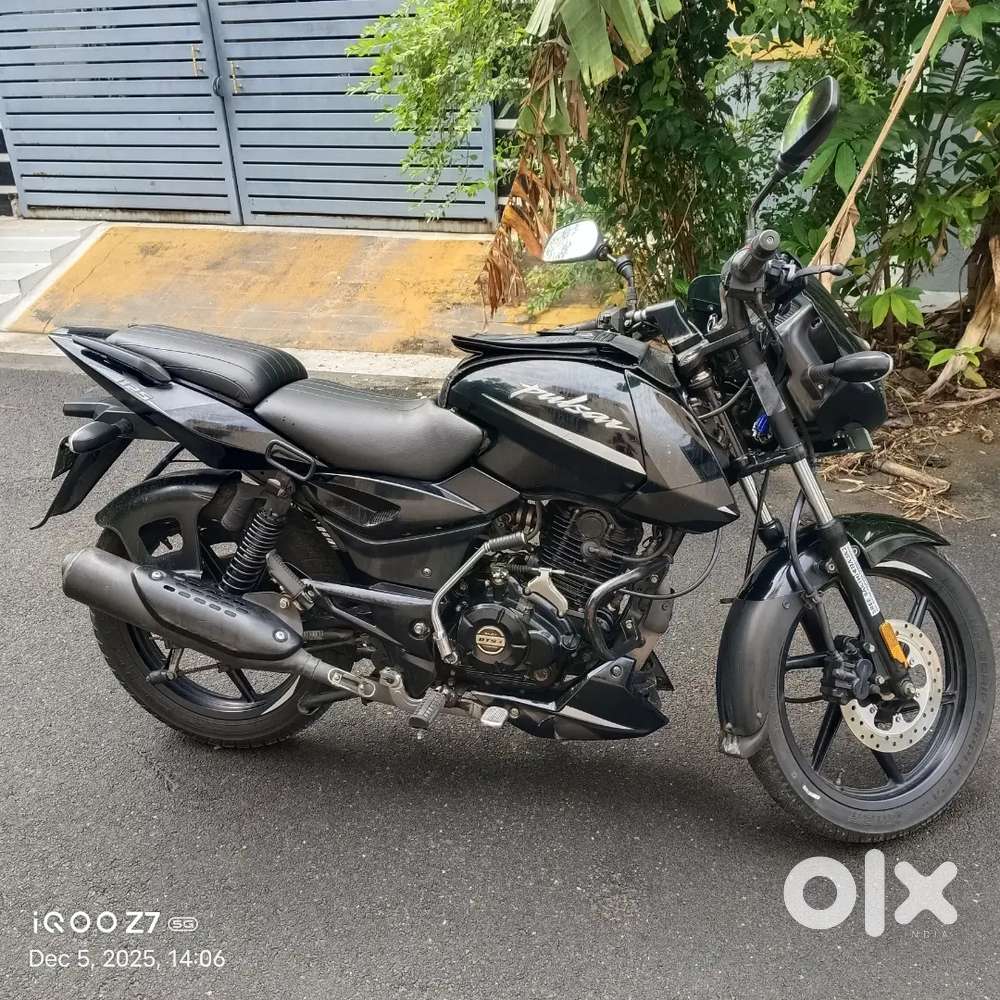 Pulsar 125cc Split Seat model