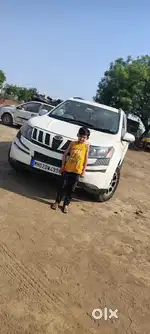 Mahindra XUV500 2015