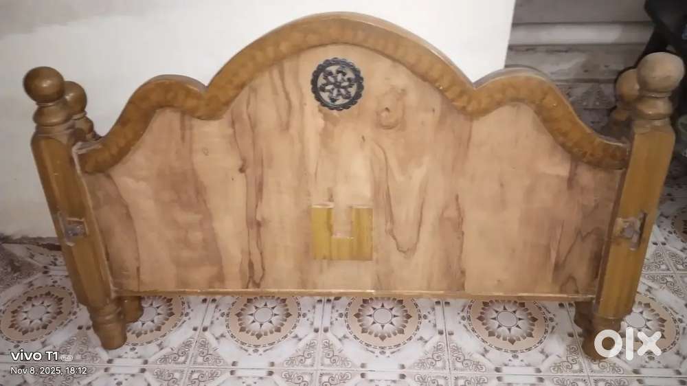 6.4 feet with mattress full set 1.5 Year old new look new Candition