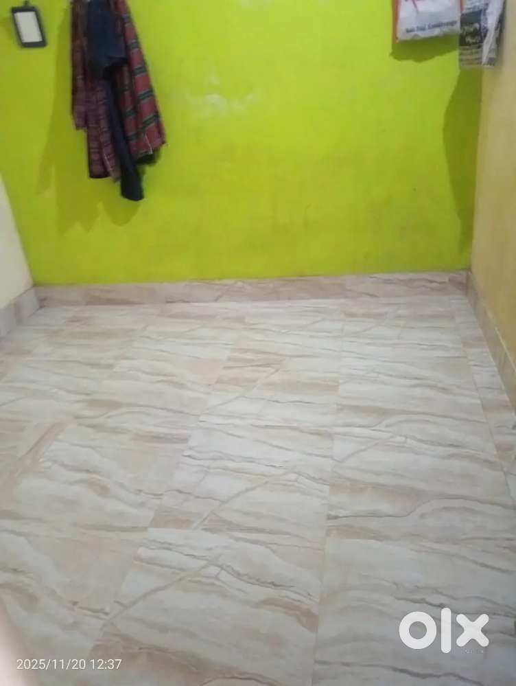 1 room 1 bathroom no kitchen. Only bachelor job person allowd