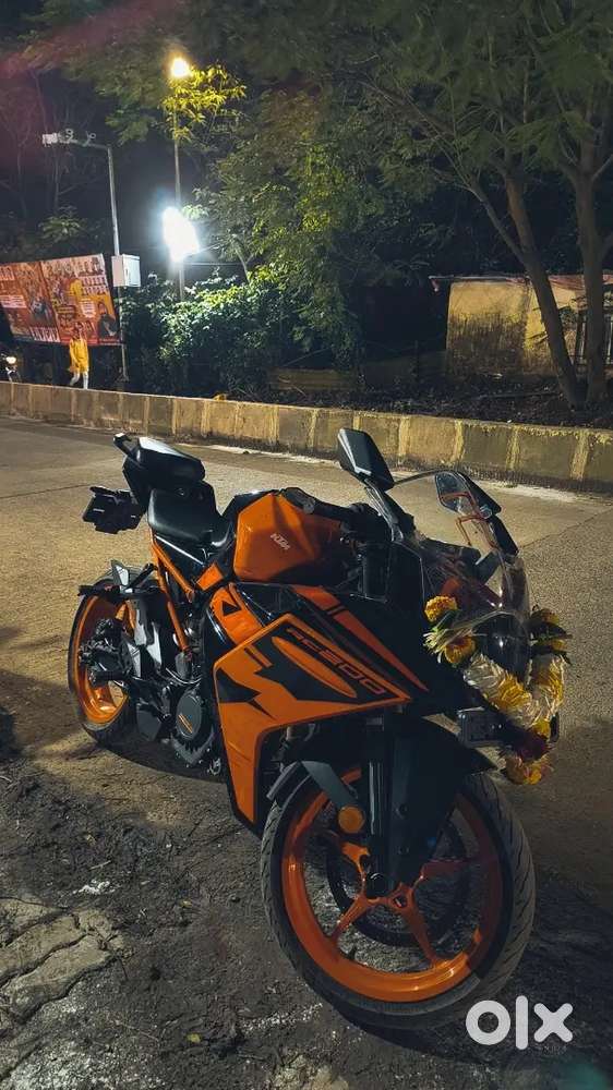 Good condition only take and drive 2022 ending model first owner