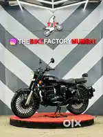 ROYAL ENFIELD CLASSIC 500 (STEALTH BLACK)