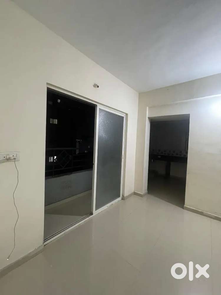 I need urgent flatemate in teachercolony kamthe patil nagar yevlewadi