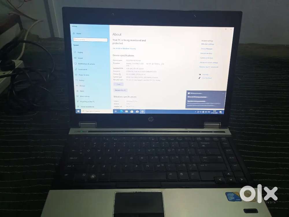 HP Elite book, i7 processor, 4 GB Ram, 300 GB HDD