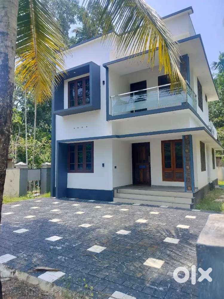 ചേർത്തല ponnamveli  6 സെന്റ് 4 bhk 52 ലക്ഷം