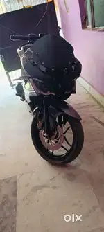 2015  Nov ki bike hai 2 owner  h sarvice karwa ke aaram se ride karo