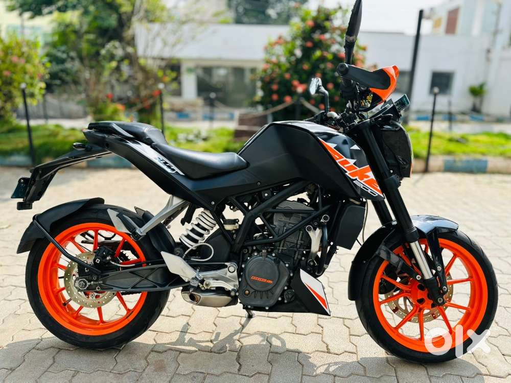 Single owner Ktm Duke 200 BS4