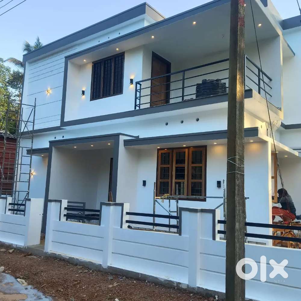 Thottakkad-,Peedikeppady junction, 5cent Plot,Bus Road,₹47,00,000