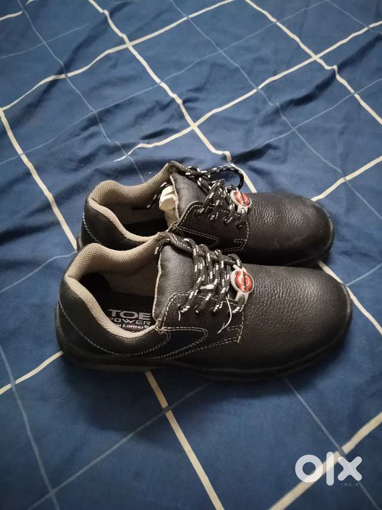 Safety shoes