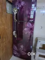 Refrigerator and washing machine