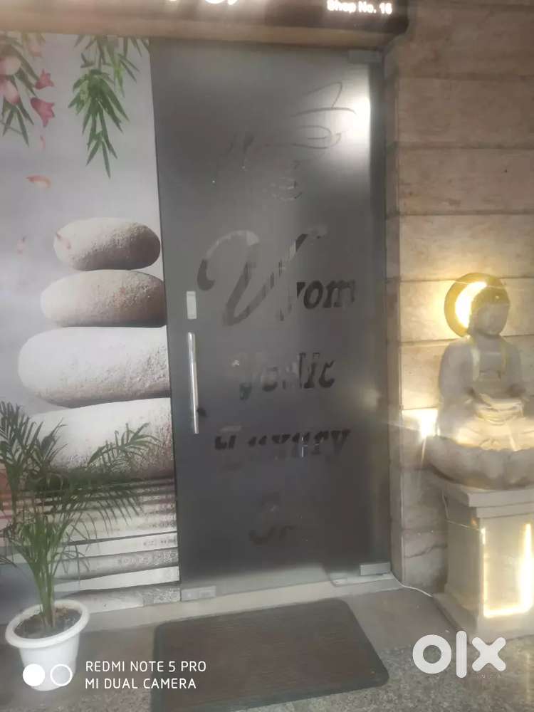 5 room ready to move massage parlour