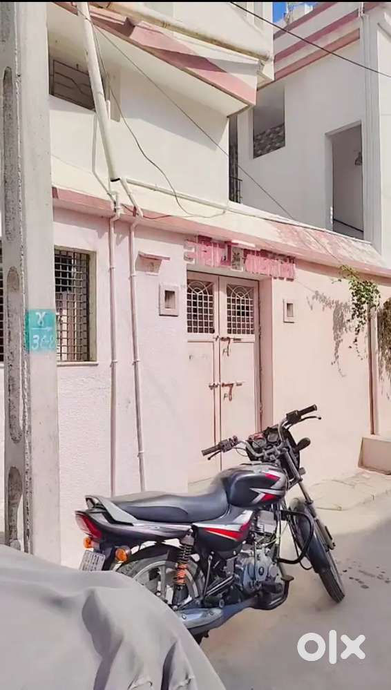 મકાન ભાડે આપવાનું છે ફેમિલી અથવા બેચલર છોકરીઓ ને