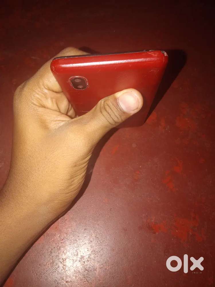 A Used Nostalgic Mobile at 400/-rs Only Grab It