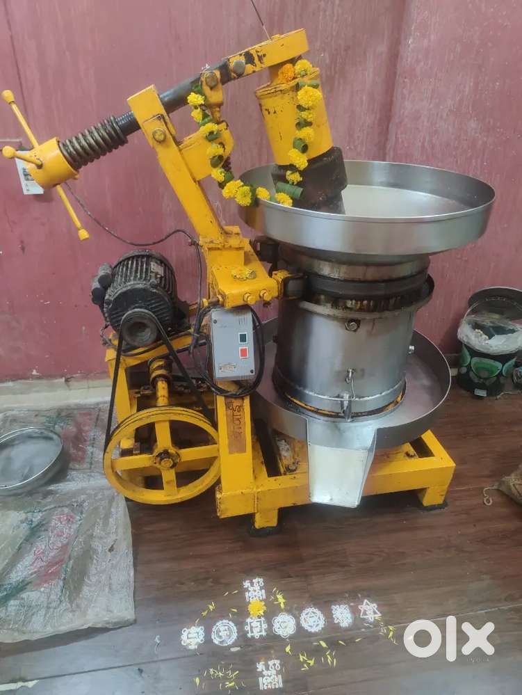 Wooden pressed oil machine capacity upto 15kgs