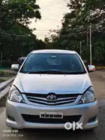 Toyota Innova 2.5 V 7 STR, 2010, Diesel