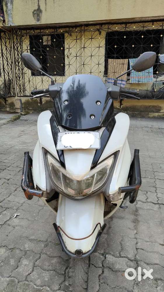 Burgman Street 125 white 2021 Excellent Condition