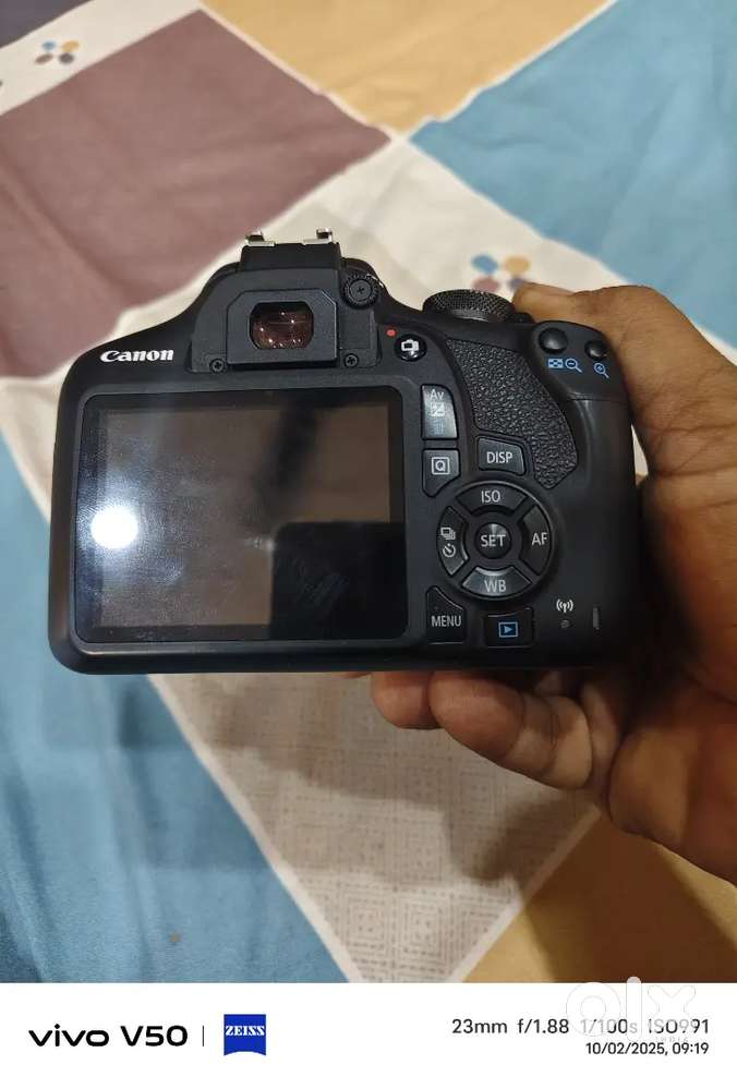 CANON 1500 D CAMERA