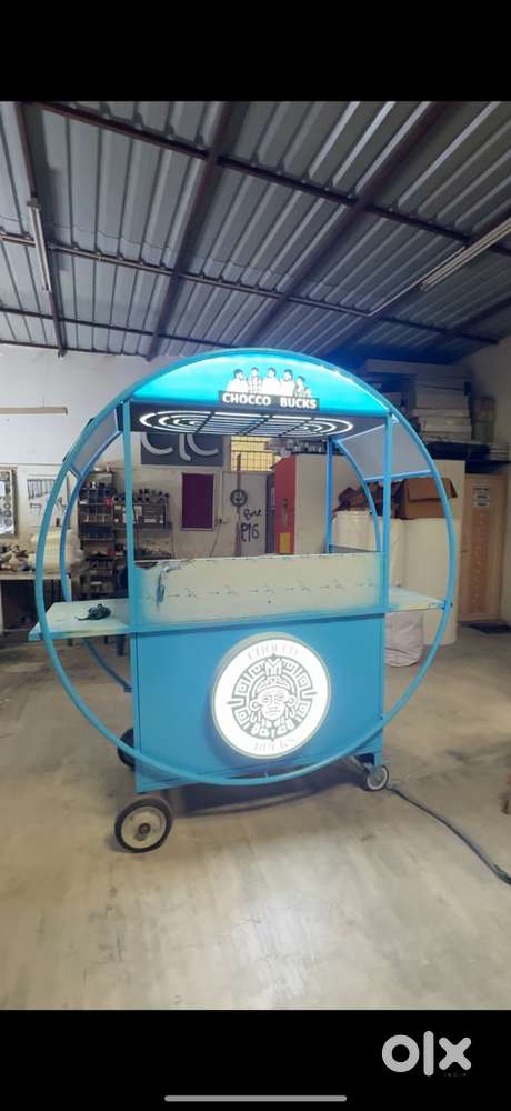 Food cart with machine