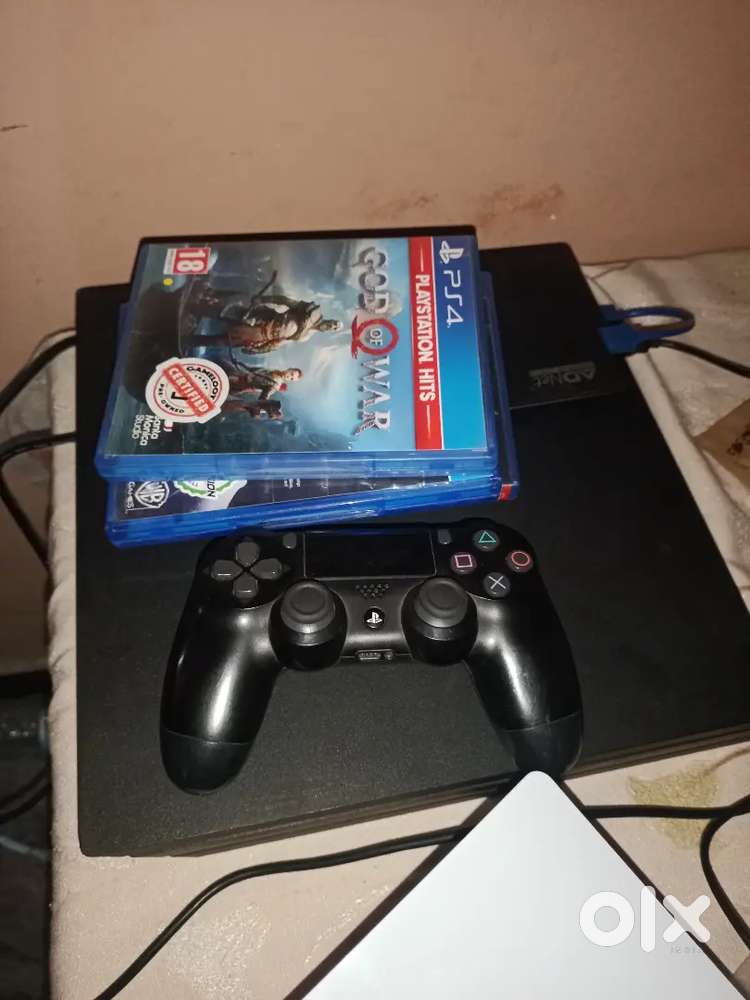 Sony PS4 Pro 2 TB with 32 Games