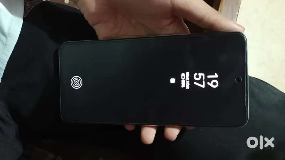 Vivo V 23 5G 12+8 256 & Realme P1 6 128 koi problem nhi h dono me