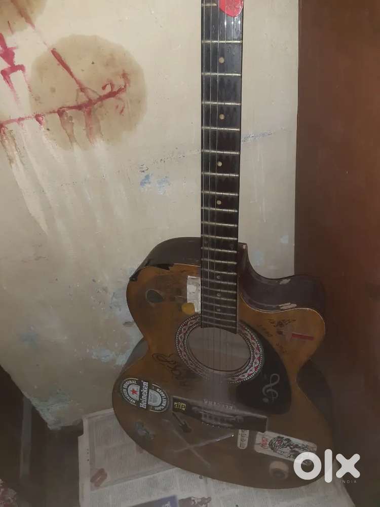 Acuastic Spanish guitar