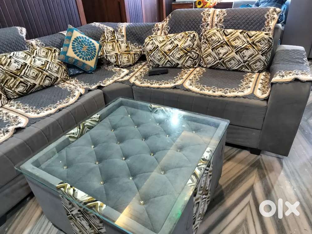 Sell my 8. Seater branded sofa makers brand