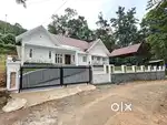 തൊടുപുഴ മുവാറ്റുപുഴ റോഡിൽ ആവോലി
20സെന്റിൽ  4 bhk