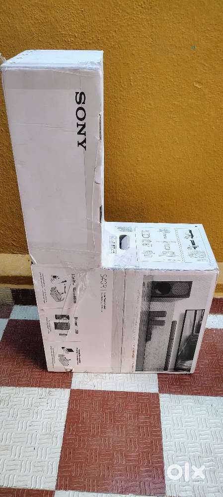 SONY S40R VERY GOOD CONDITION NEW CONDITION
