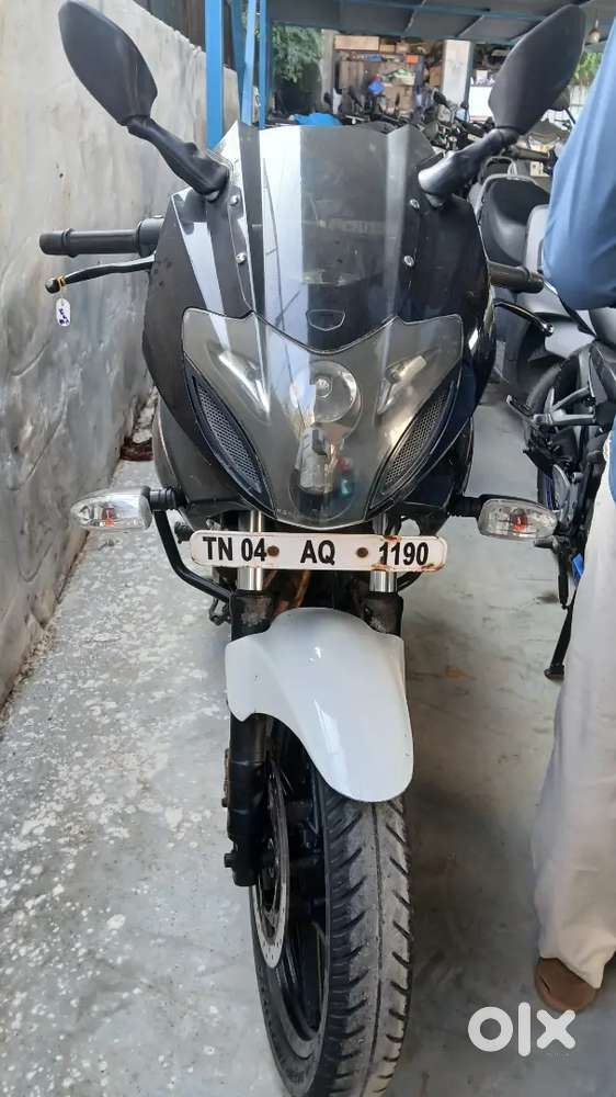 BAJAJ PULSAR 220 F TN04AQ1190