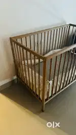 Baby wooden crib with mattress for sale