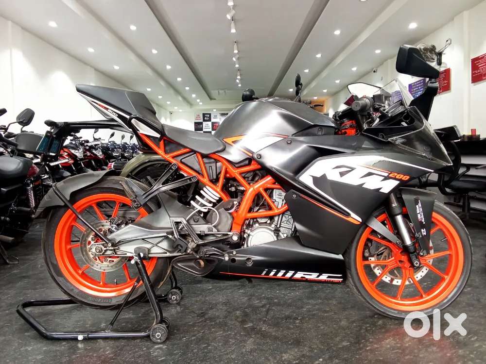 im selling Ktm rc 200 brand new condition