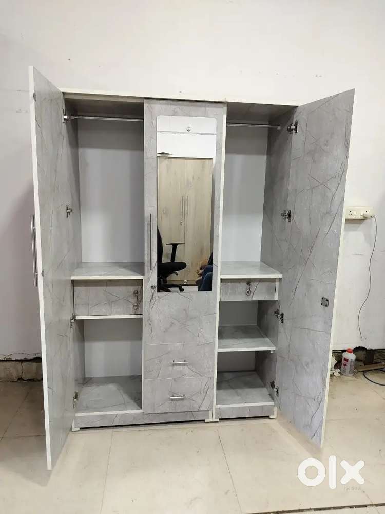 Elegant 3 Door Wardrobe with Free Transport