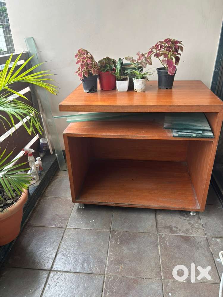 Computer table