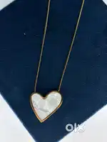 Heart pendent necklace