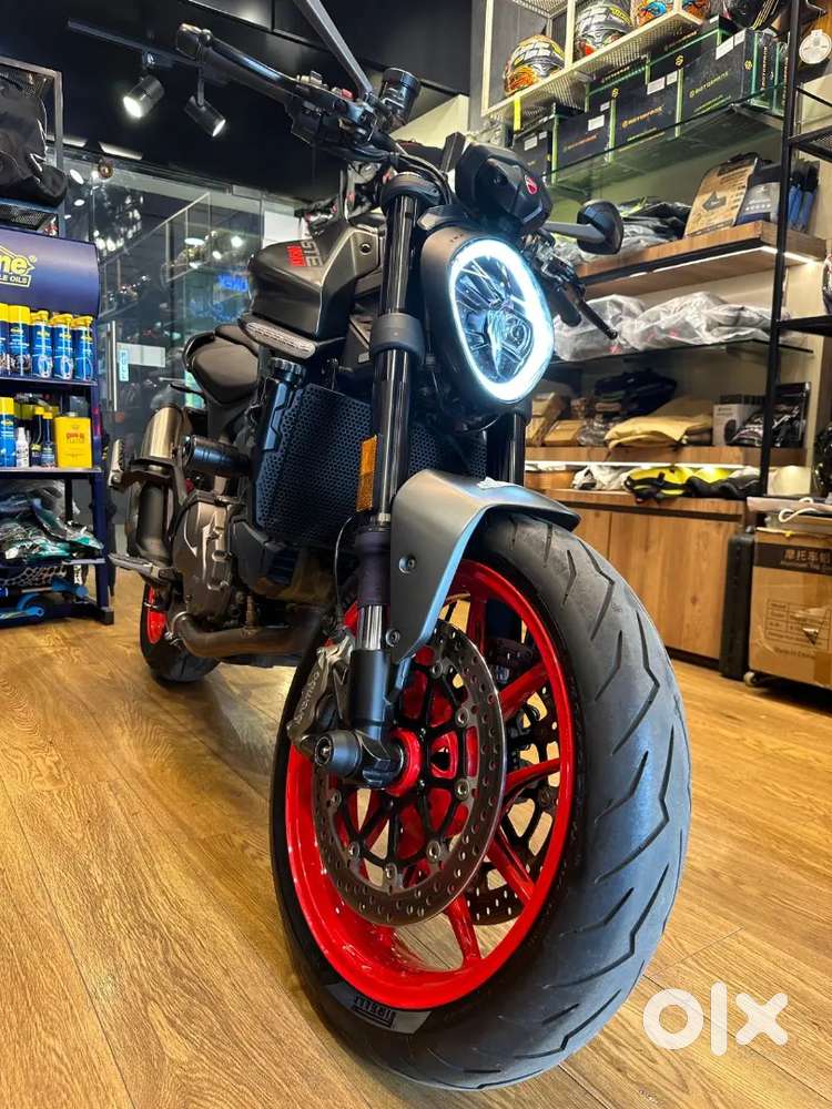 Ducati Monster 937