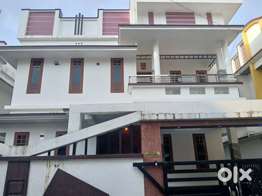 Intipentend house 3 bhk kandanad