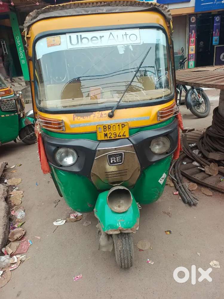 Bajaj re compact cng bs6 4stroke