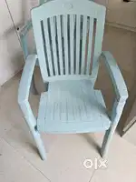 Neelkamal Plastic Chairs – Set of 4 – Like New – 60% Off!